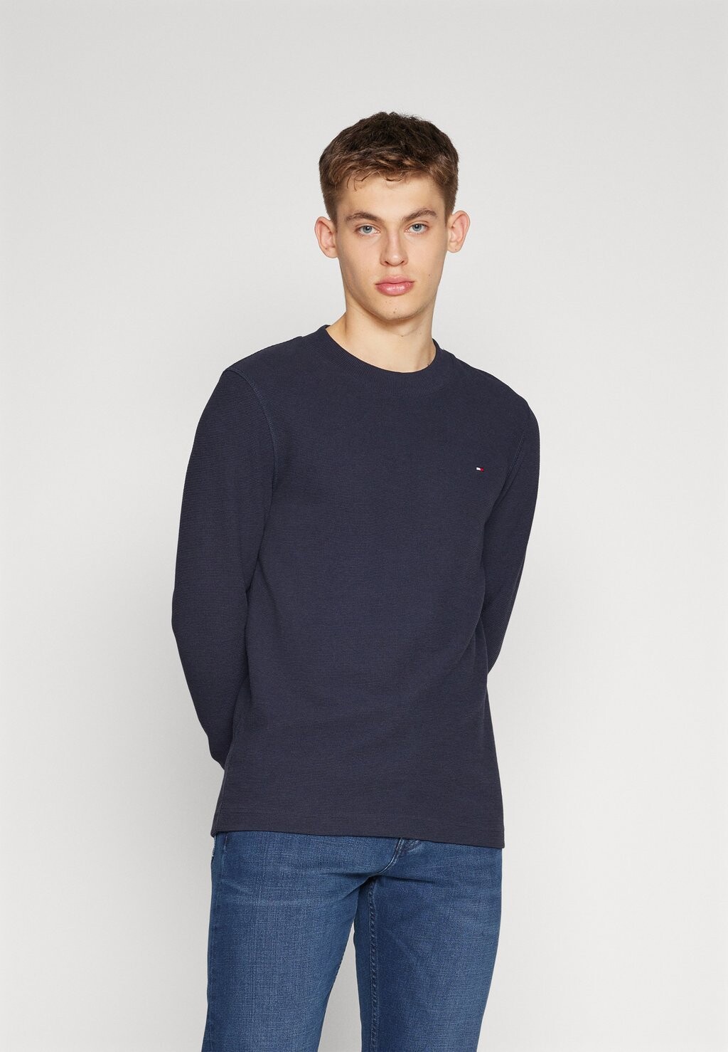 

Топ с длинными рукавами TEXTURED TEE Tommy Hilfiger, цвет desert sky