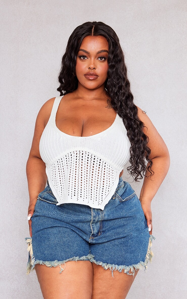 

PrettyLittleThing Джинсовые шорты Plus Vintage с рваным краем