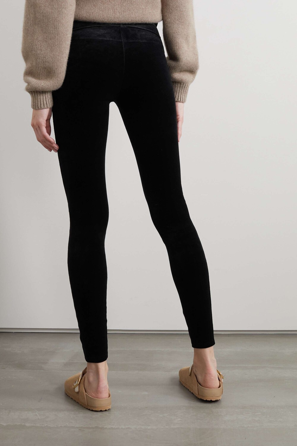

SPANX Бархатные леггинсы, черный