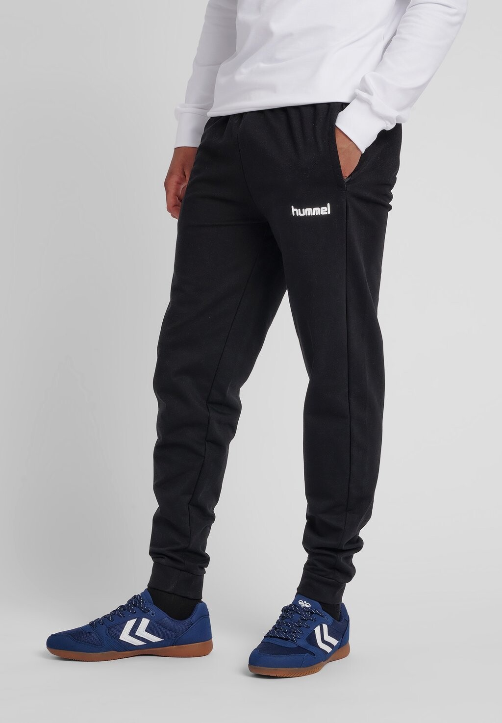

Спортивные брюки Hummel