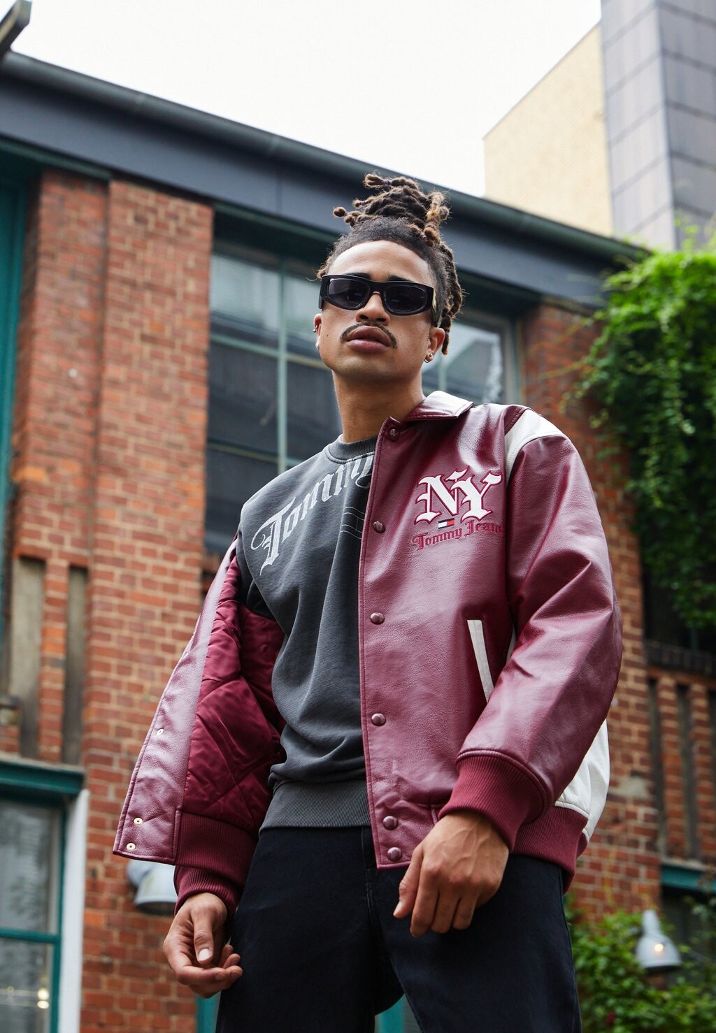 

Куртка из искусственной кожи GRUNGE PLEATHER Tommy Jeans, румяный