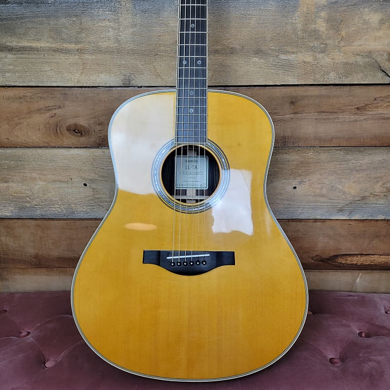 

Акустическая гитара Yamaha LL-TA Transacoustic Dreadnought - Natural w/ Case