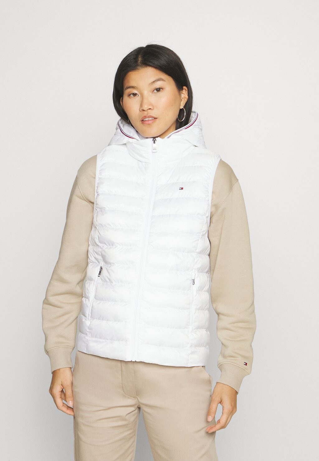 

Жилет Tommy Hilfiger ЖИЛЕТ С ПОДТЕКОЙ GLOBAL STRIPE, цвет optic white