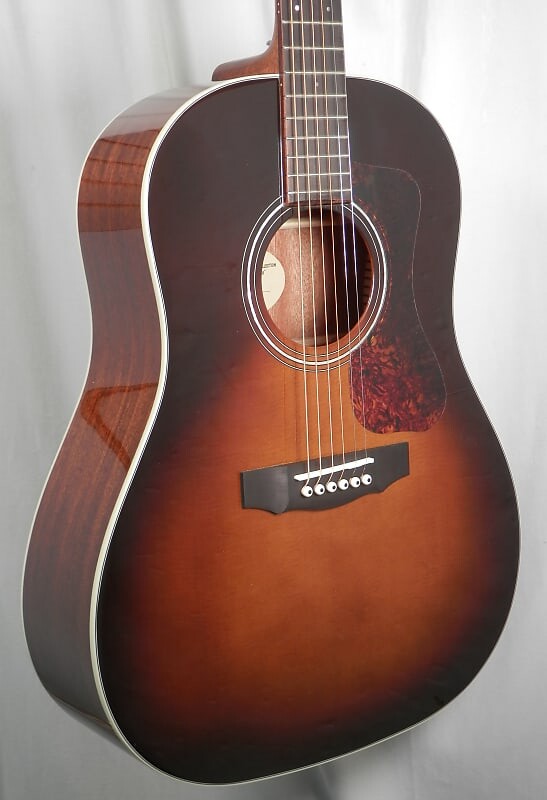 

Акустическая гитара Guild DS-240 Memoir VSB Vintage Sunburst Dreadnought Acoustic Guitar