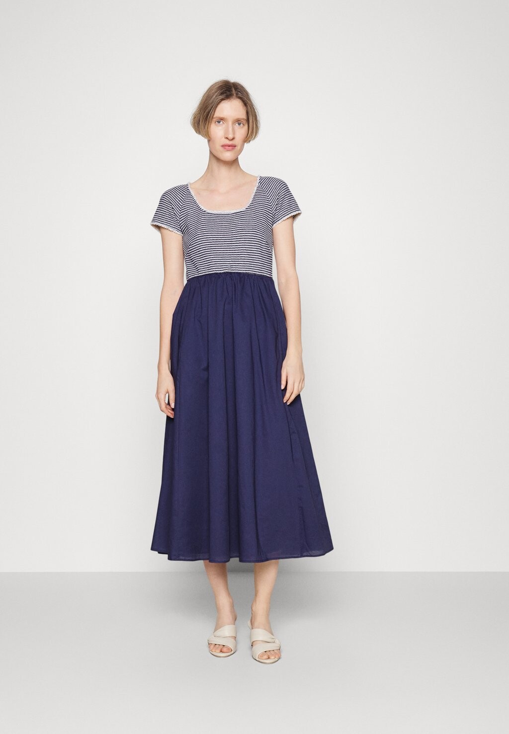 

Повседневное платье WEEKEND MaxMara, синий