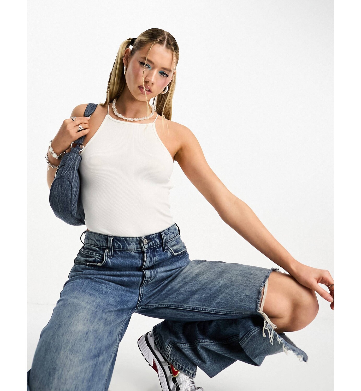 

Белое боди без бретелек в рубчик Stradivarius STR