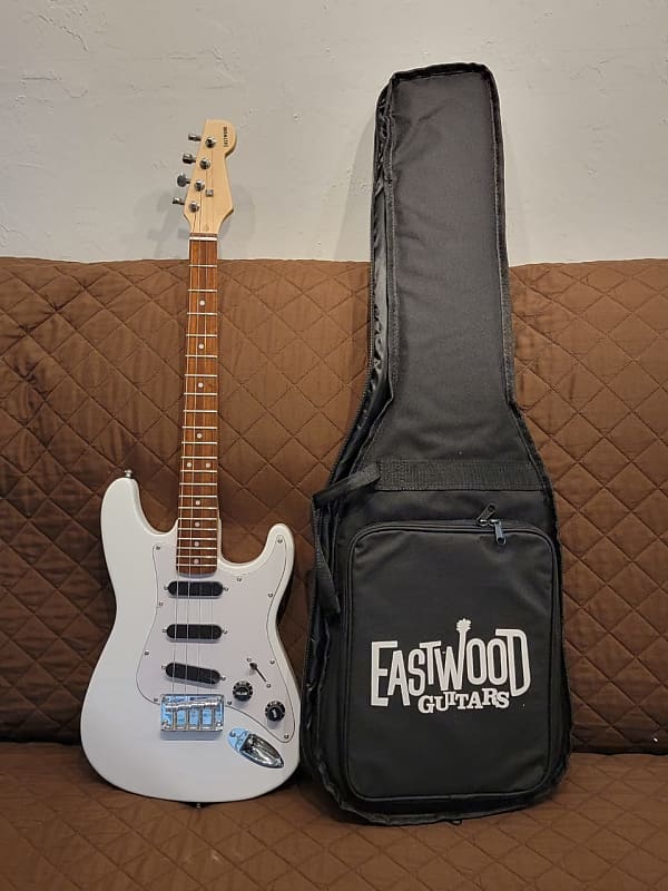 Электрогитара Eastwood MODEL S Solid Alder Body Bolt-on Maple Neck 4-String Tenor Electric Guitar w/Gig Bag