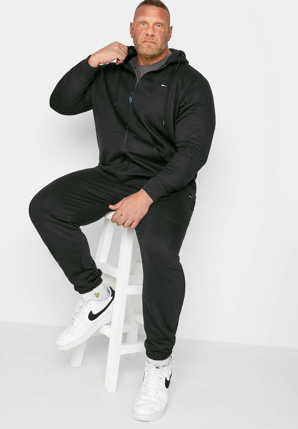 

Толстовка ESSENTIAL HOODIE BadRhino, цвет black