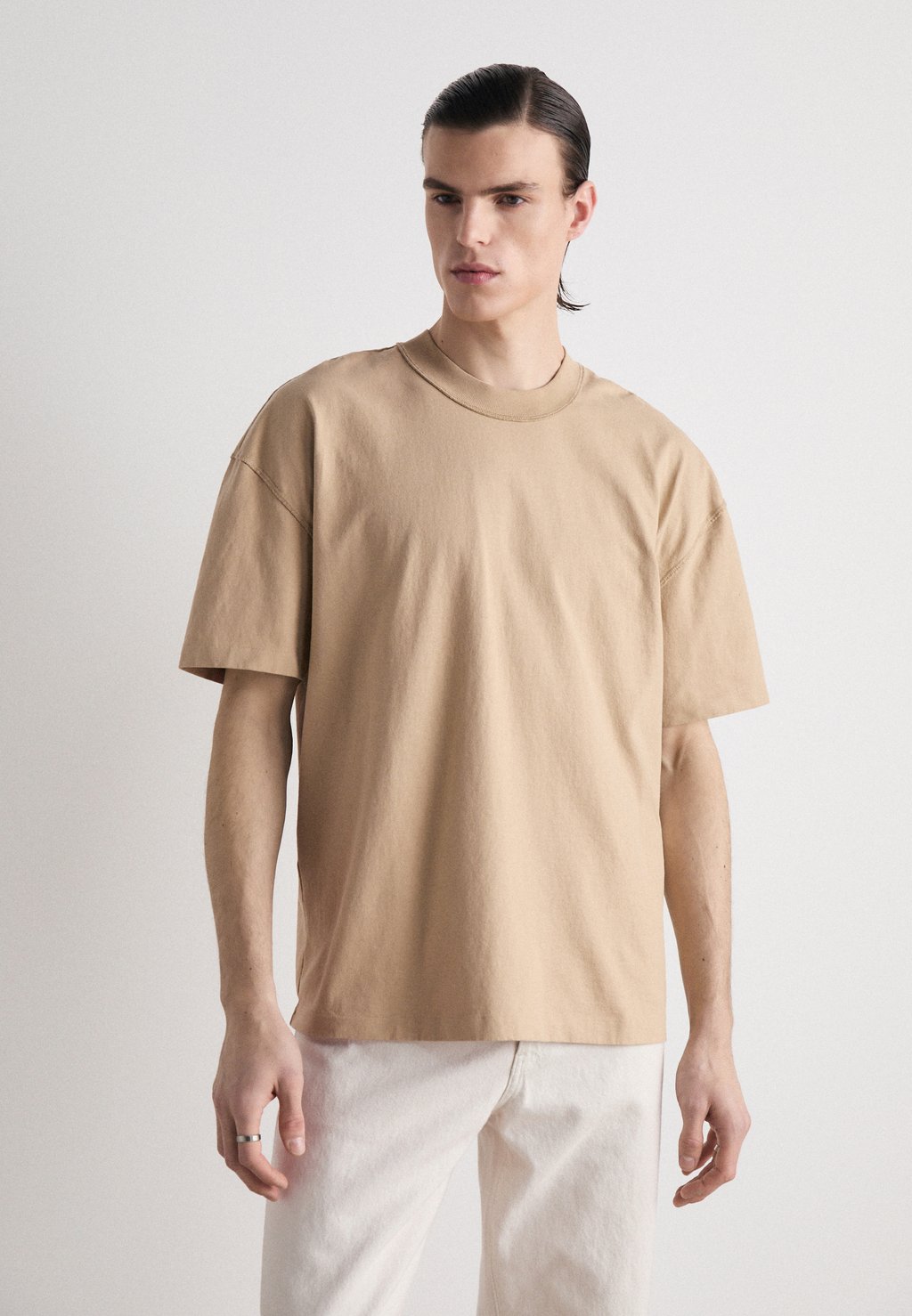 цена Базовая футболка ISAC AllSaints, серо-коричневый