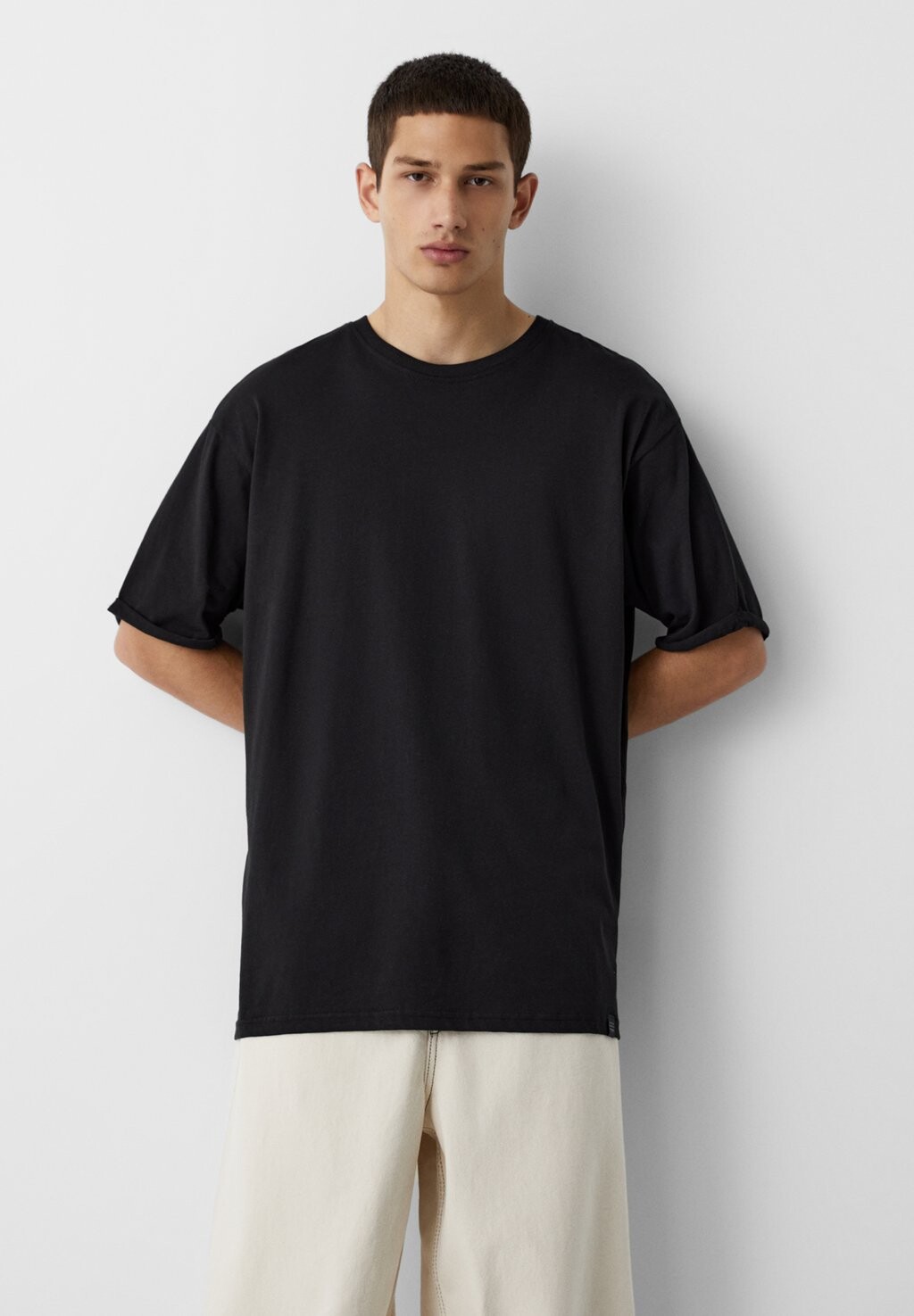 

Базовая футболка Long Fit PULL&BEAR, черный