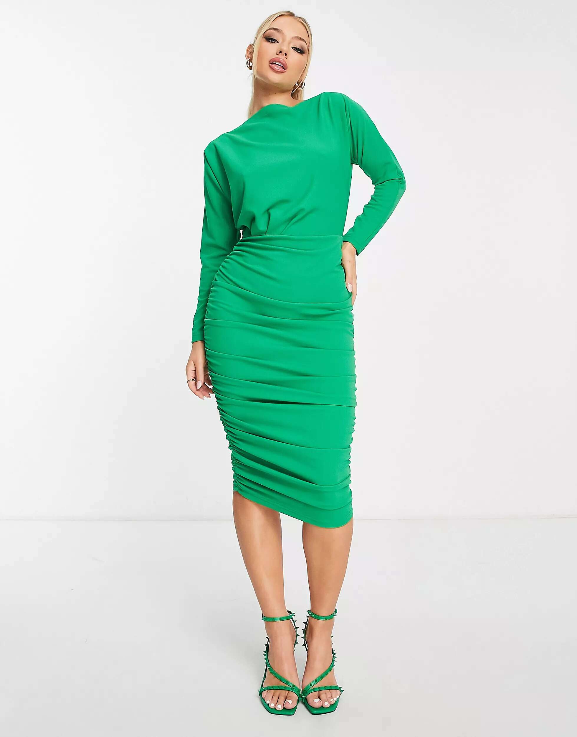 цена Ярко-зеленое облегающее платье миди с вырезом AX Paris