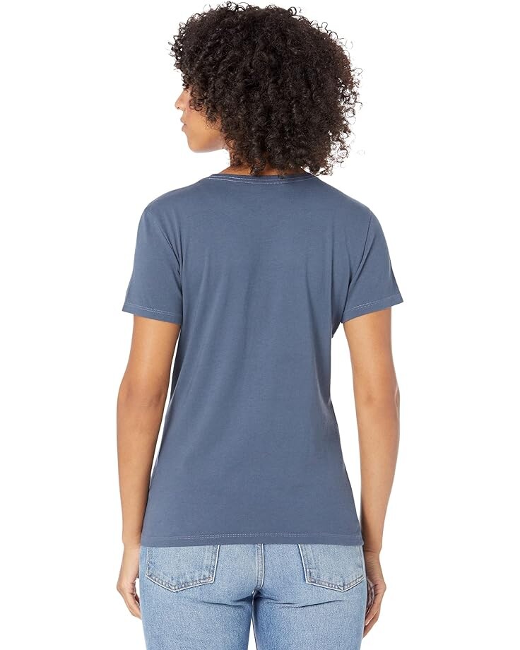 

Футболка Life is Good Snowflake Berries Crusher Tee, цвет Darkest Blue