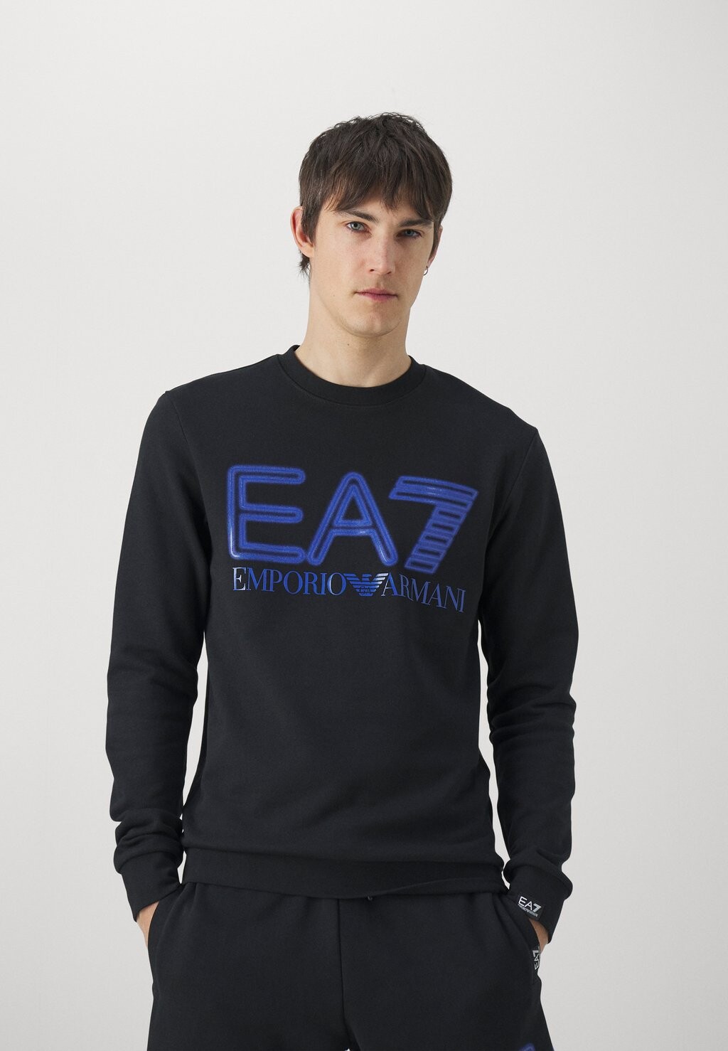 

Толстовка EA7 Emporio Armani, черный