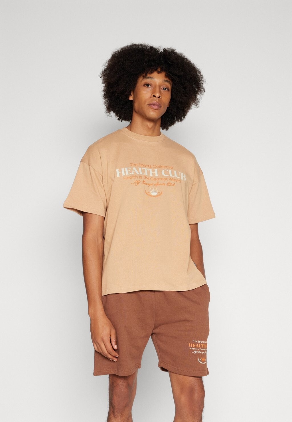 

Футболка с принтом HEALTH SET UNISEX NY CONCEPT, бежевый
