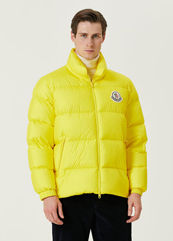 

Желтая пуховая куртка с логотипом Moncler, Желтый