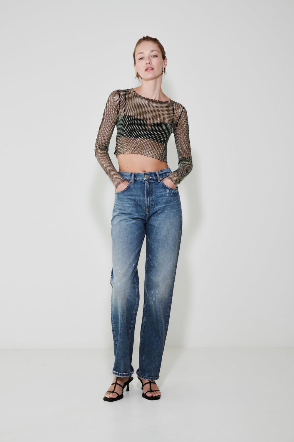 

Укороченный топ из сетчатого источника ZARA, черный