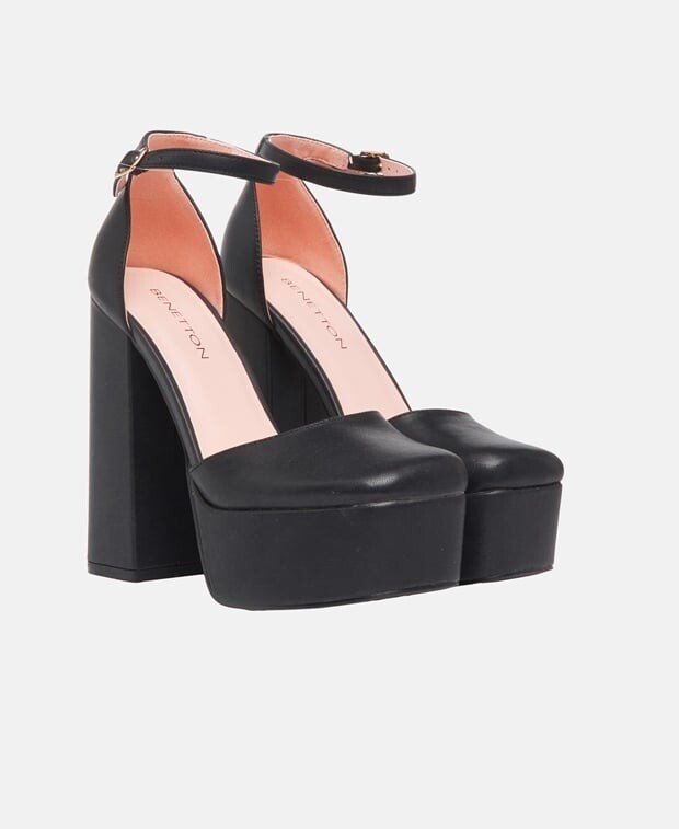 

Туфли с ремешком на щиколотке United Colors of Benetton, черный