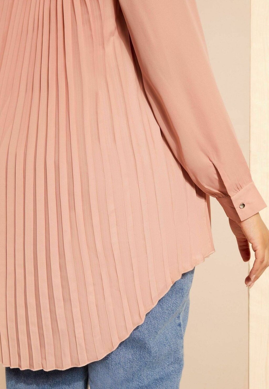 

Блузка на пуговицах CURVES PLEATED BACK REGULAR FIT Friends Like These, розовый