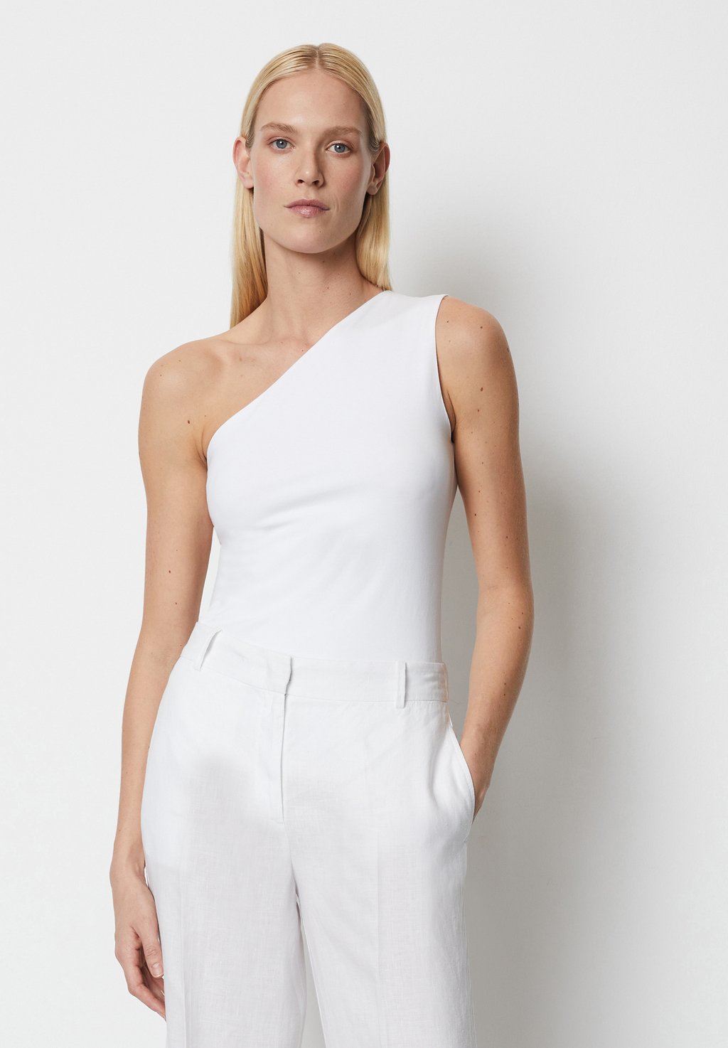 

Топ Top, Asymmetric, One Shoulder Marc O'Polo, белый