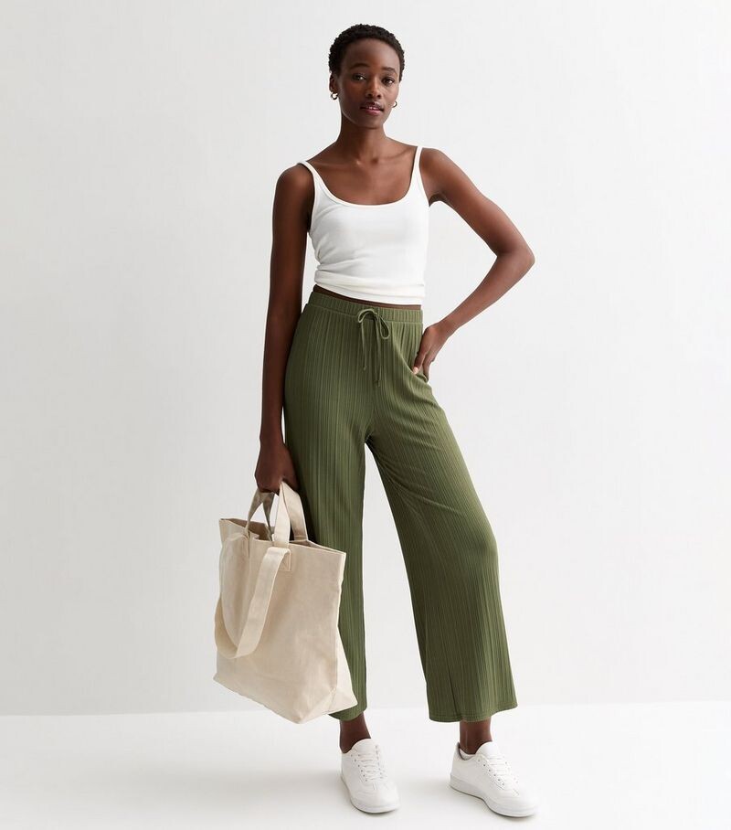

Укороченные широкие брюки цвета хаки в рубчик на кулиске New Look, хаки