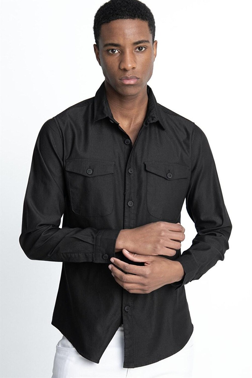 

Мужская рубашка из габардина Slim Fit с простыми карманами TUDORS