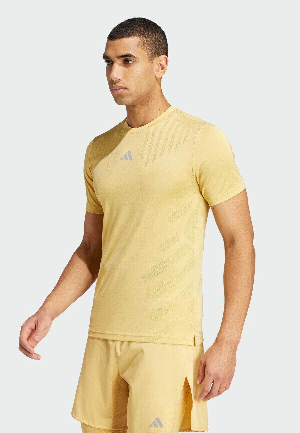 

Спортивная футболка HIIT WORKOUT AIRCHILL adidas Performance, цвет oat