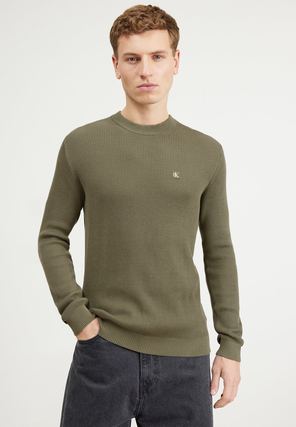 

Свитер Embro Badge Calvin Klein Jeans, цвет dusty olive