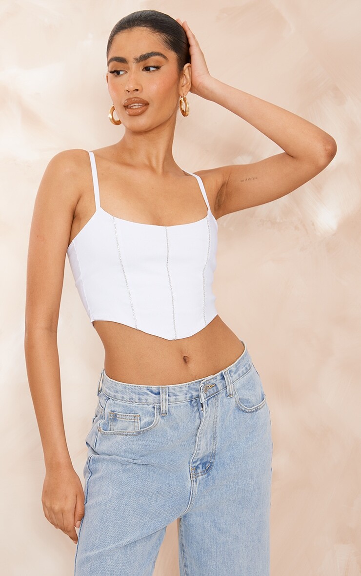 

PrettyLittleThing Белый укороченный топ из эластичной ткани с отделкой стразами