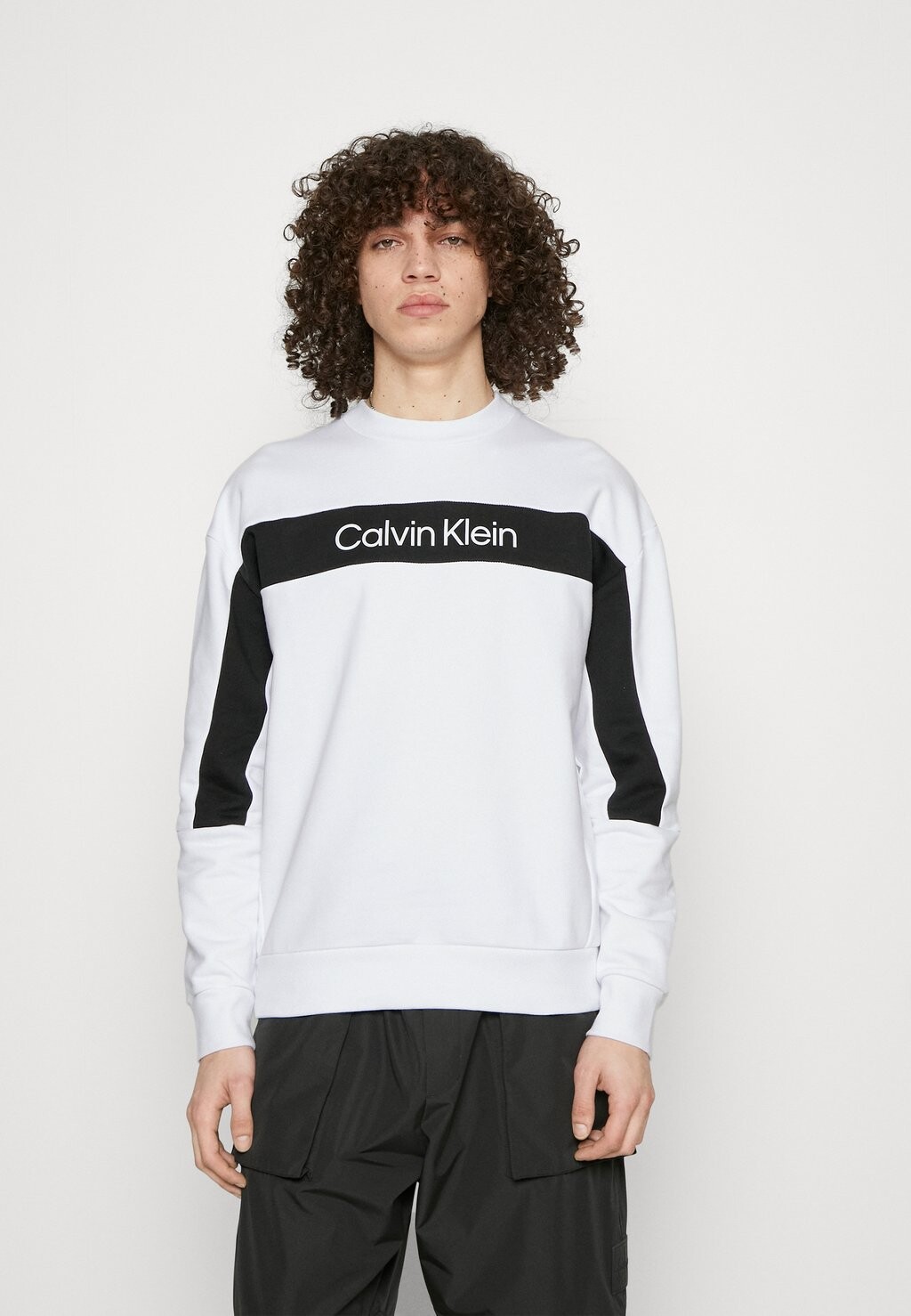 

Толстовка Calvin Klein, белый