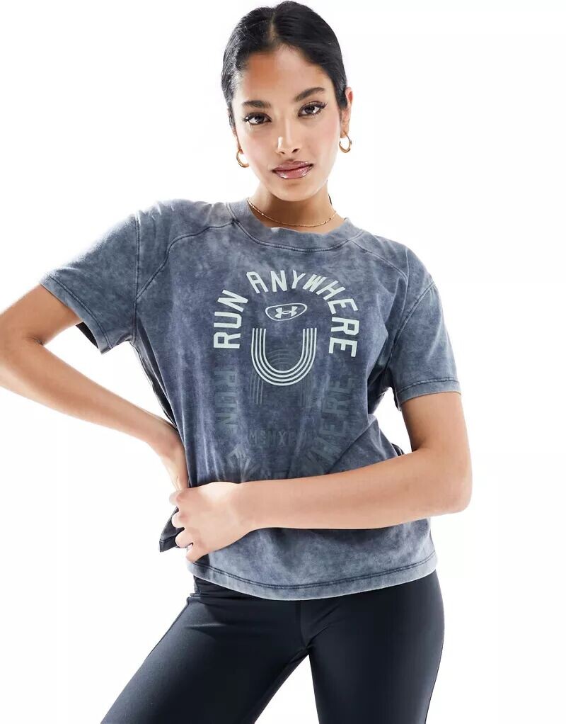 

Черная футболка с графическим принтом Under Armour Run Everywhere