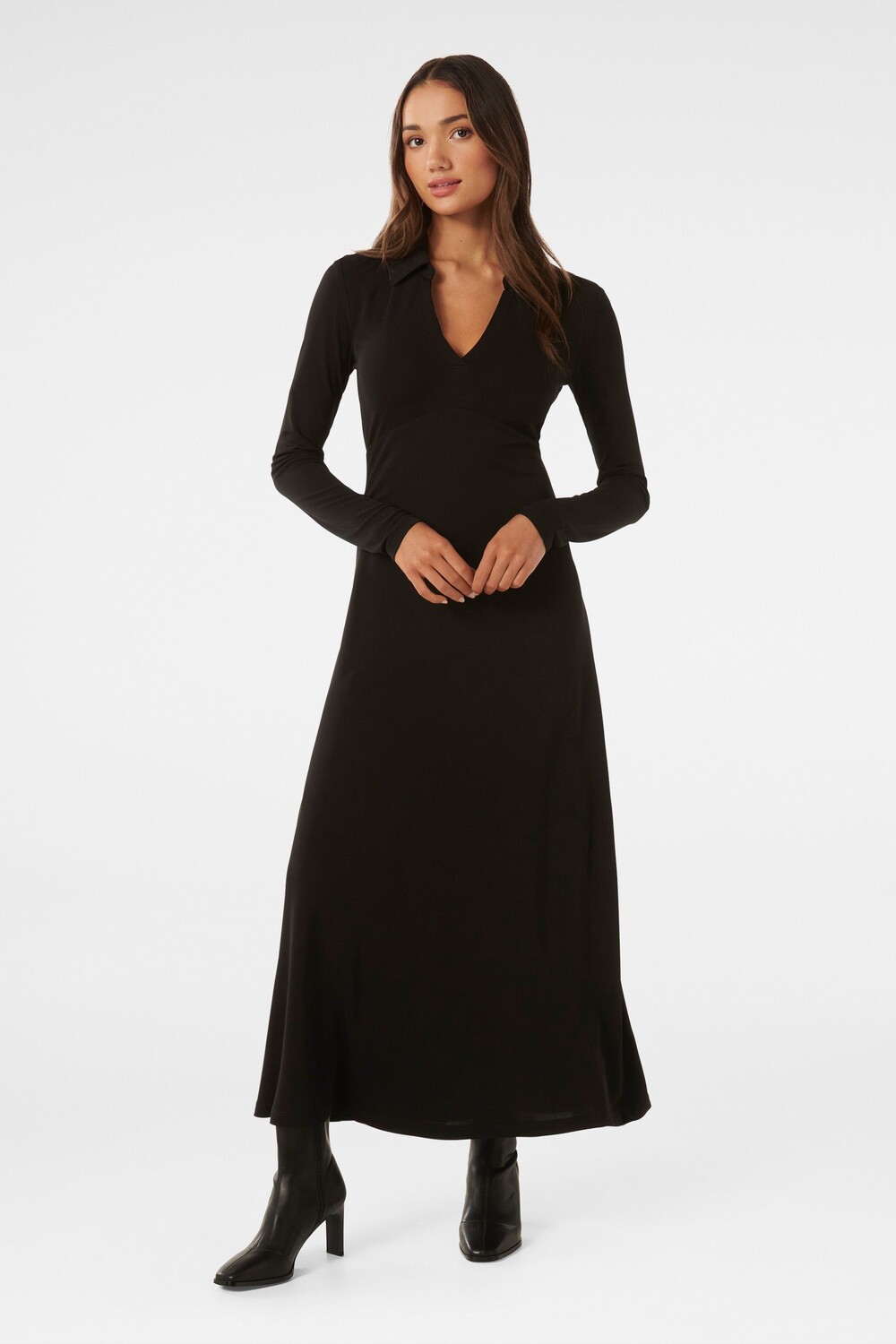 

Миниатюрное платье из джерси с воротником Kaitlyn Forever New, черный