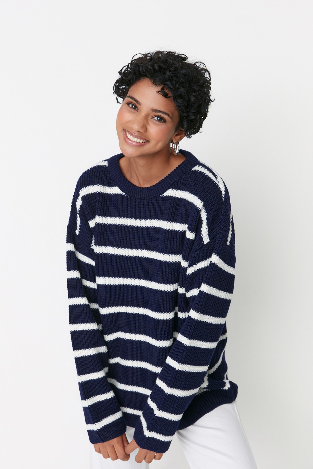 Свитер Trendyol трикотажный с узором, темно-синий/белый свитер в полоску с рельефным узором zara темно синий