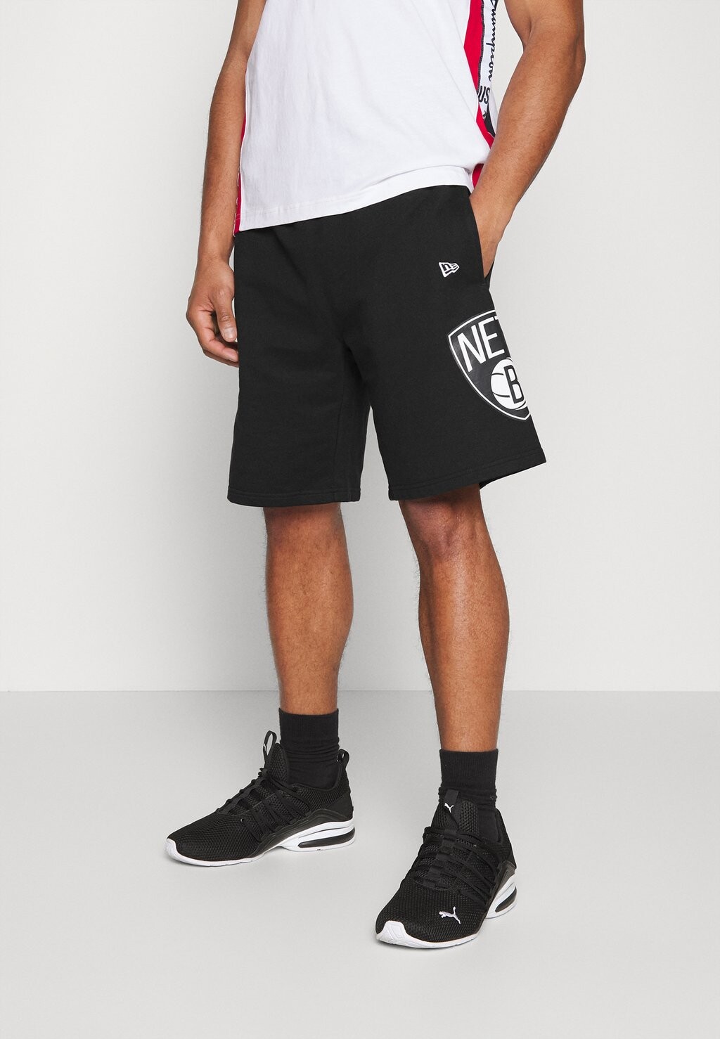 

Спортивные шорты New Era