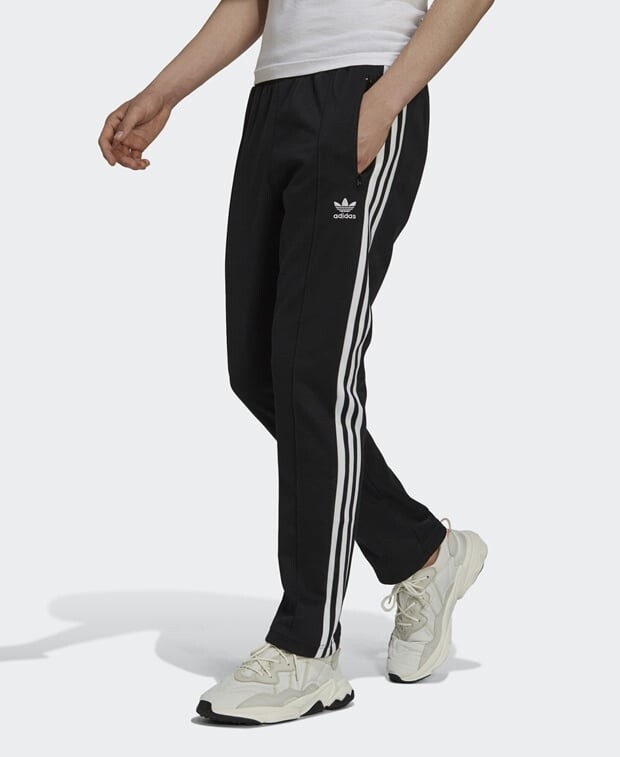 

Тренировочные штаны adidas, черный
