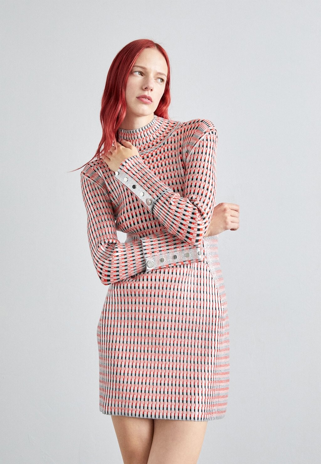 

Трикотажное платье Robe Rabanne, цвет light red