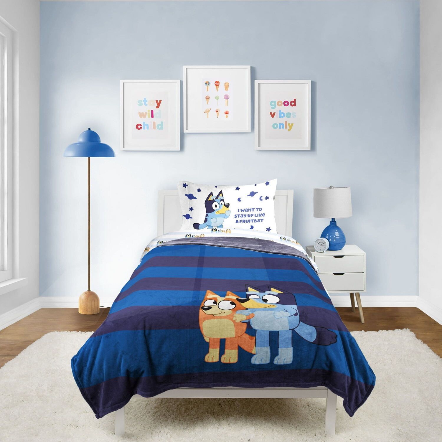 

Детский постельный комплект Bluey In The Dreams, синий