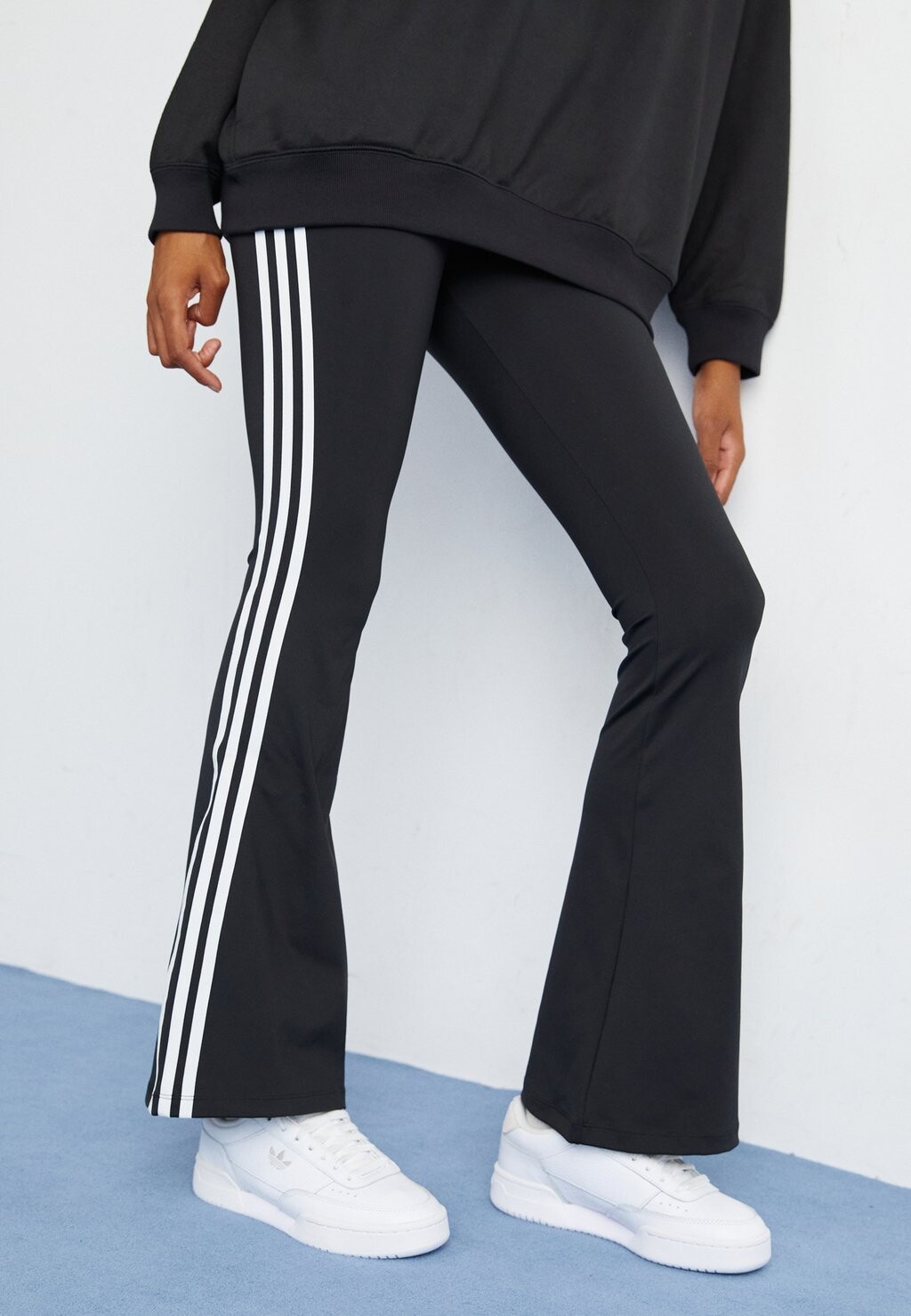 

Спортивные штаны adidas Originals, цвет black