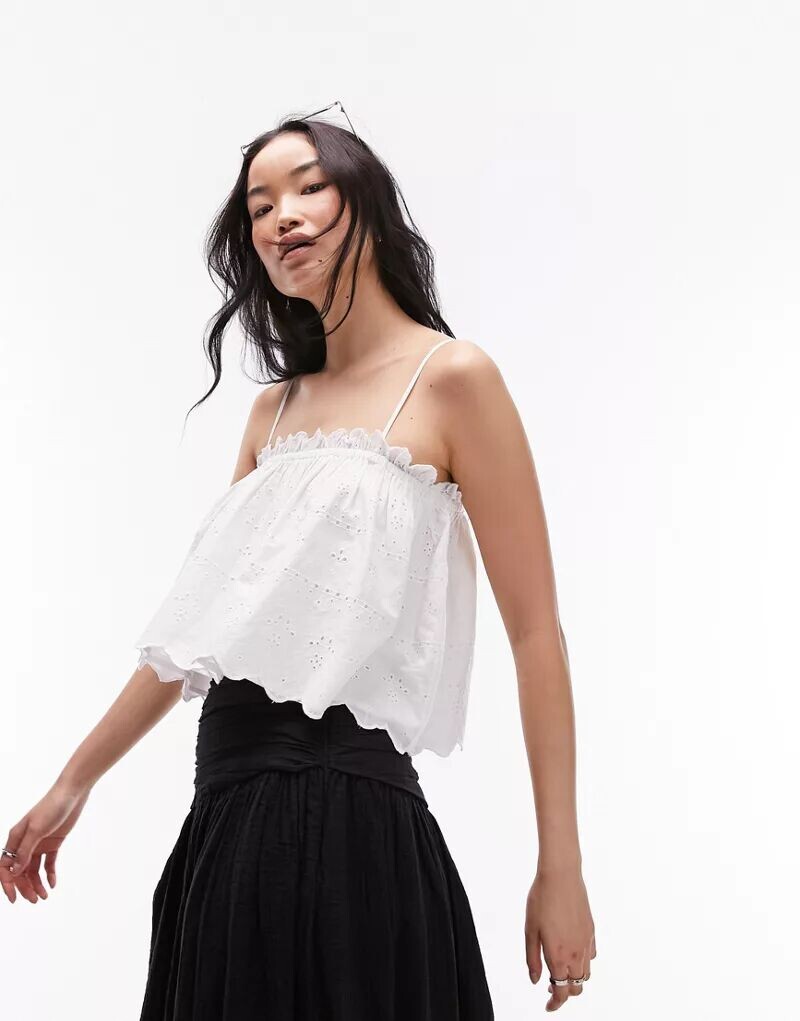 

Белая майка с вышивкой Topshop