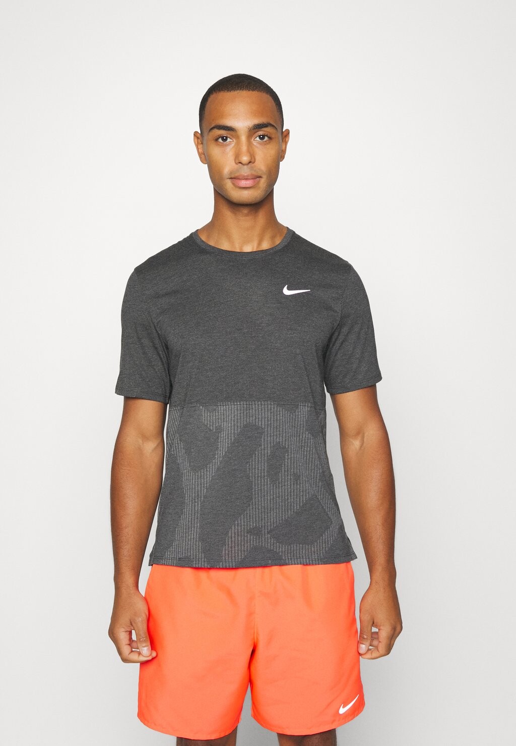 

Футболка Nike