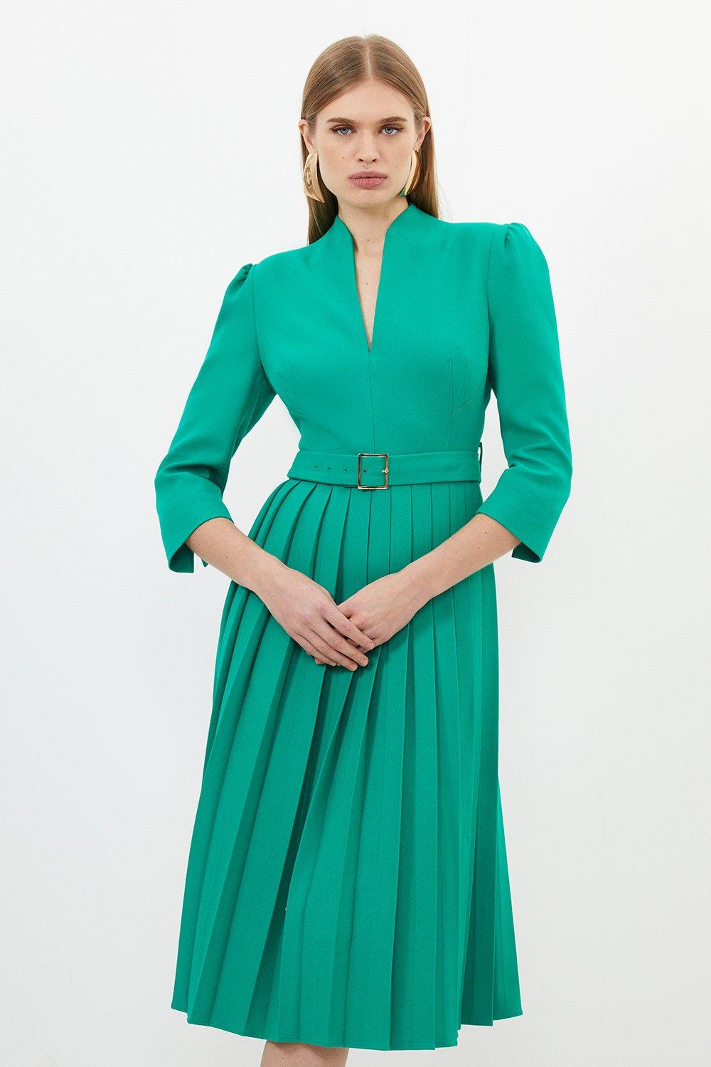 Приталенное структурированное платье миди из крепа с высоким воротником и плиссировкой Karen Millen, зеленый