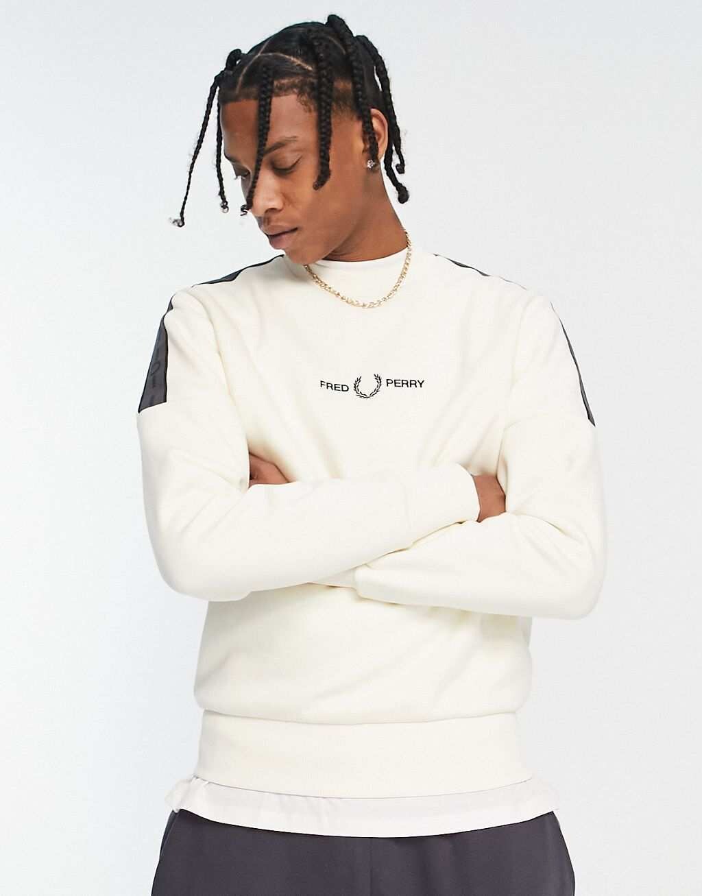 

Белая толстовка с тесьмой Fred Perry