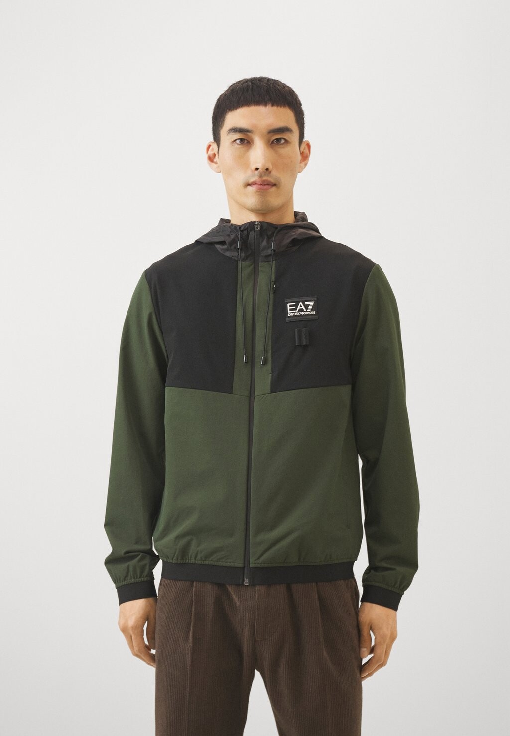 

Спортивная куртка Jacket EA7 Emporio Armani, цвет verde scuro