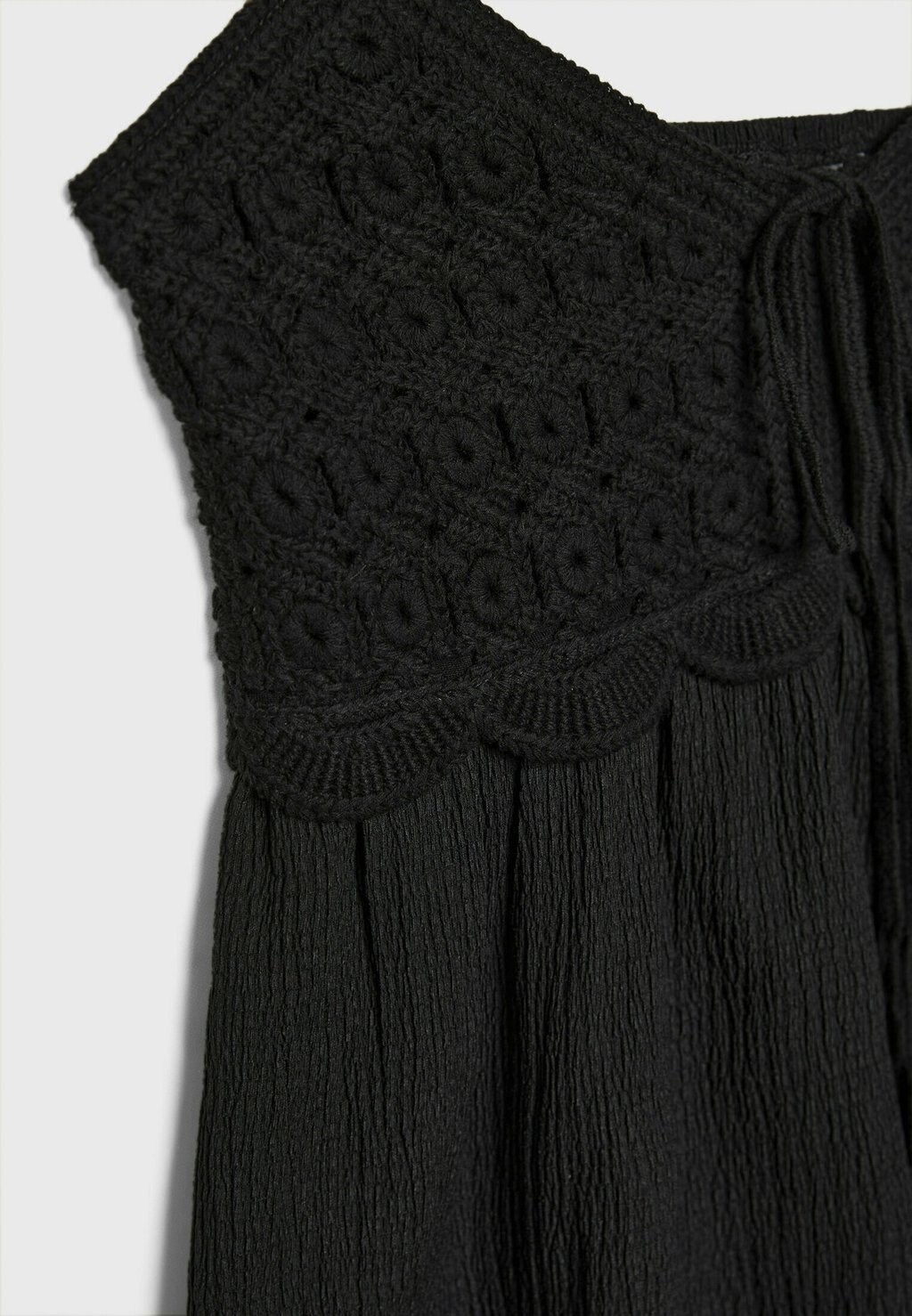 

Топ FLOWING MATCHING Stradivarius, черный