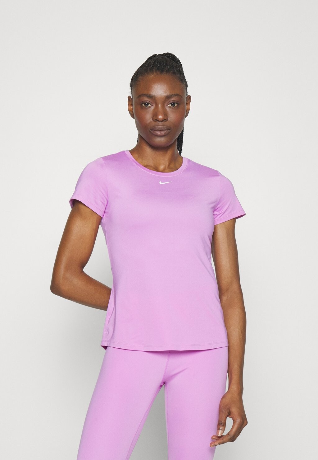 

Спортивная футболка ONE SLIM Nike, фуксия/(белый)