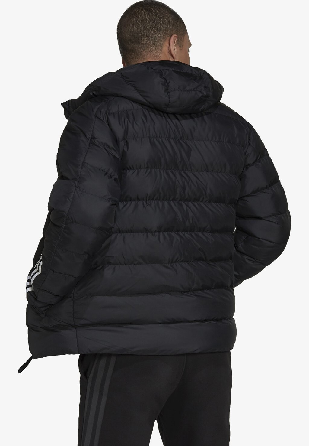 

Куртка зимняя Adidas