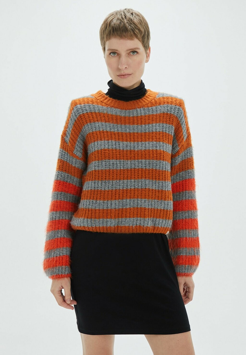 

Вязаный джемпер THICK RELAXED FIT STRIPED System Action, цвет grey