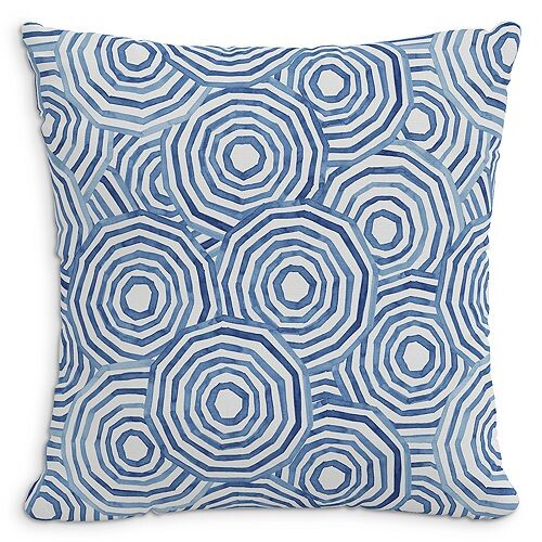 

Декоративная льняная подушка Umbrella Swirl со вставкой из перьев, 22 x 22 дюйма Cloth & Company, цвет Blue