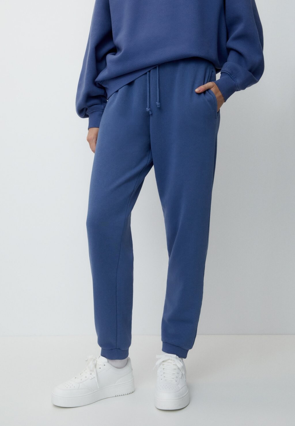 

Брюки Jogging PULL&BEAR, синий