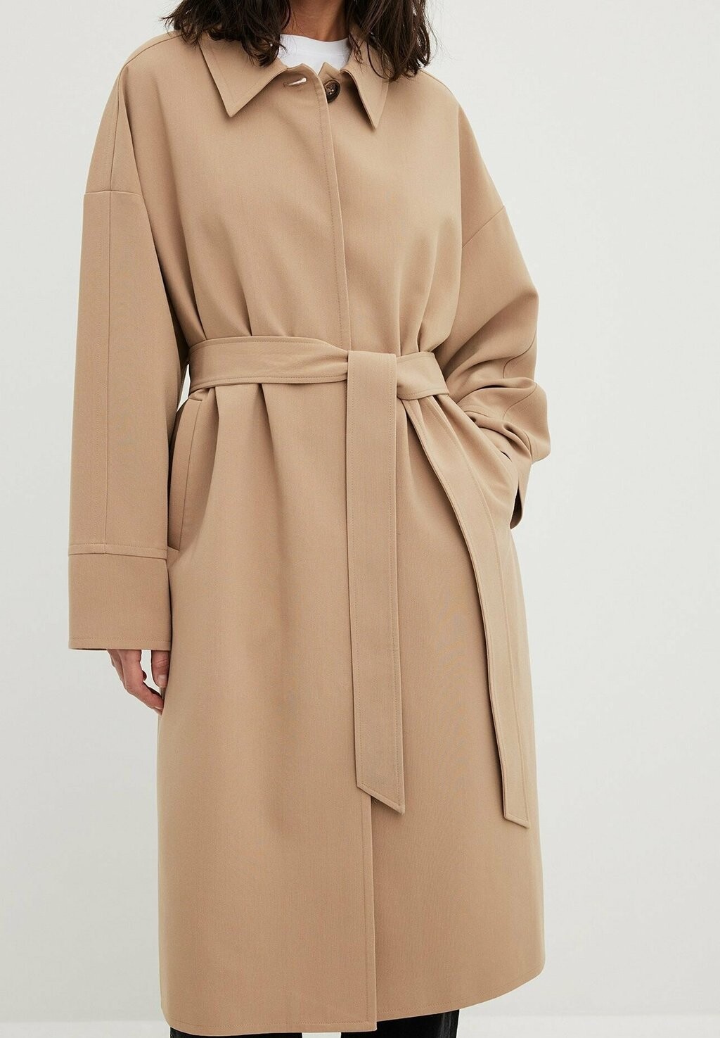

Классическое платье NA-KD, цвет beige