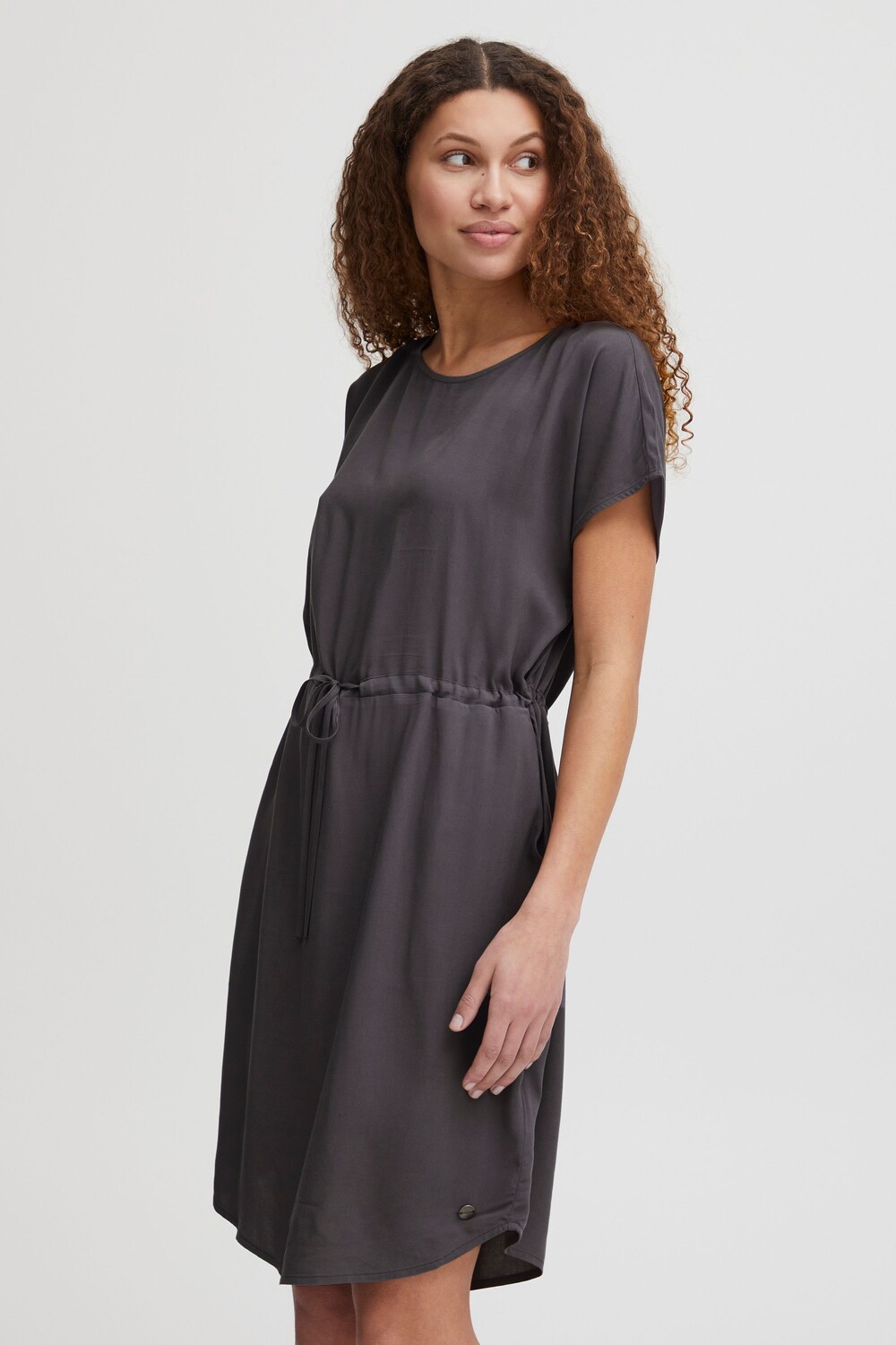 

Платье Oxmo Blusen OXElvira 21800172 ME, черный